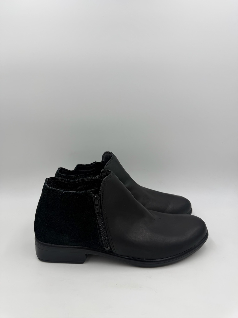 Naot Helm Women’s Black Leather Suede Double Zip Ankle Boots EU 40 US 9